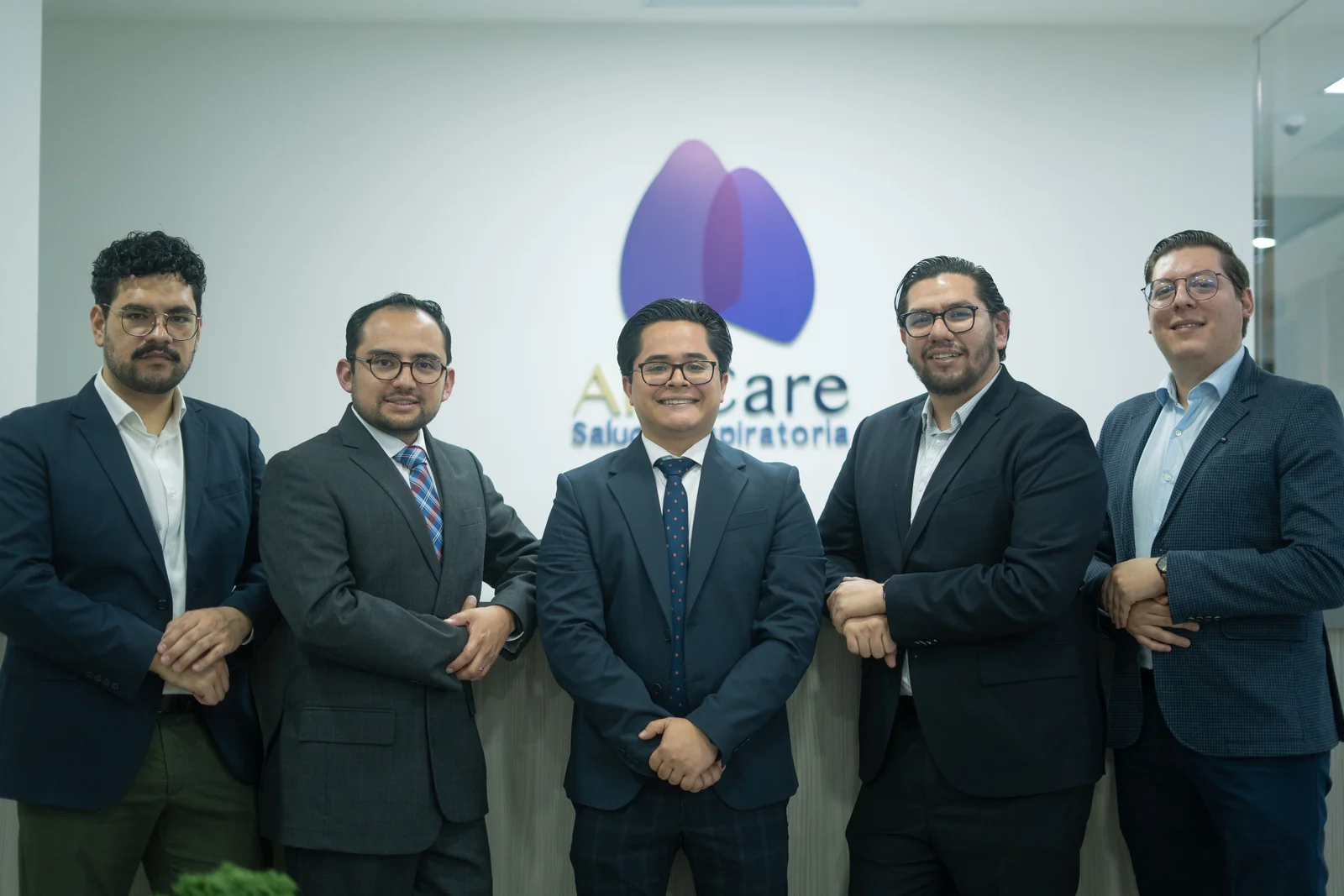 Los cinco médicos de AirCare Salud Respiratoria