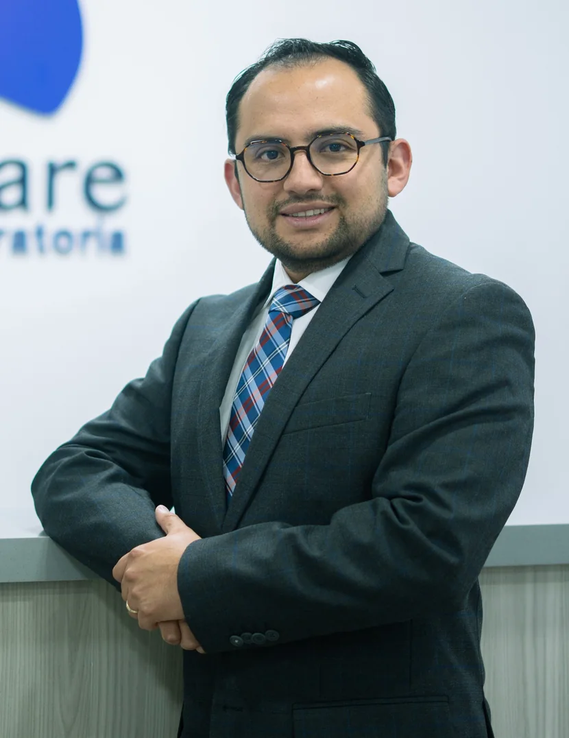 Dr. Raúl David Vega Vivar